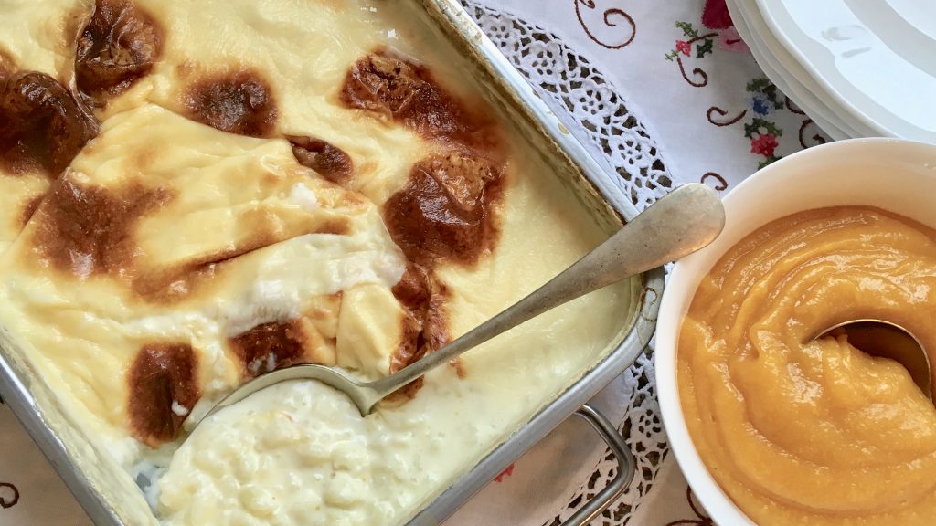 Creamy rice pudding with apricot compote