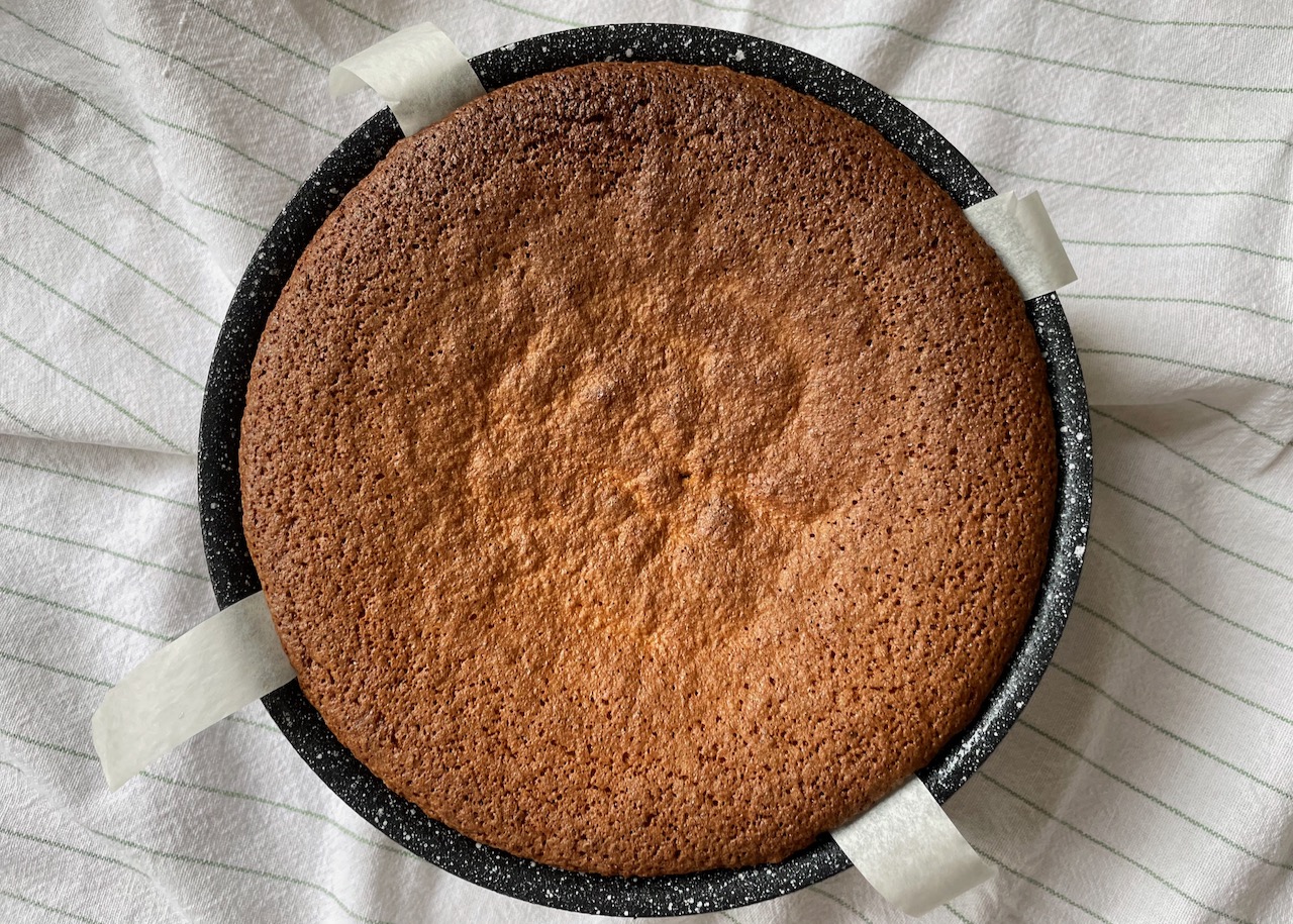Freshly baked boiled clementine cake